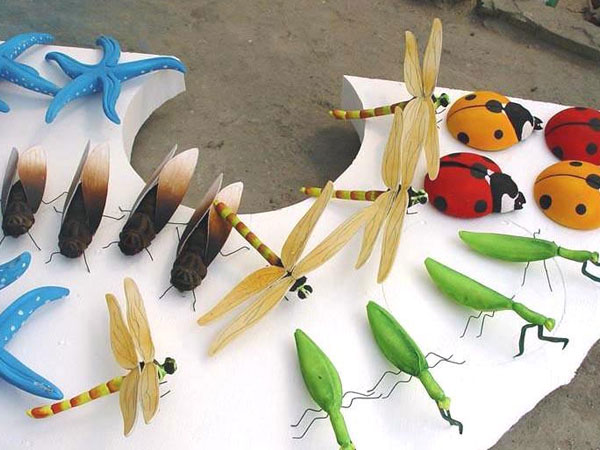 ���е���