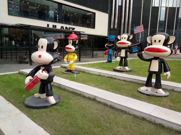 ���е���