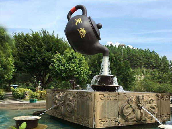 ���е���